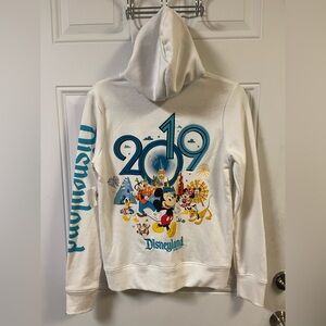 NWT Disney Disneyland 2019 Zip-Up Hoodie – Mickey & Friends - Embroidered - NEW